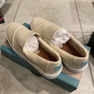 Toms slip ons